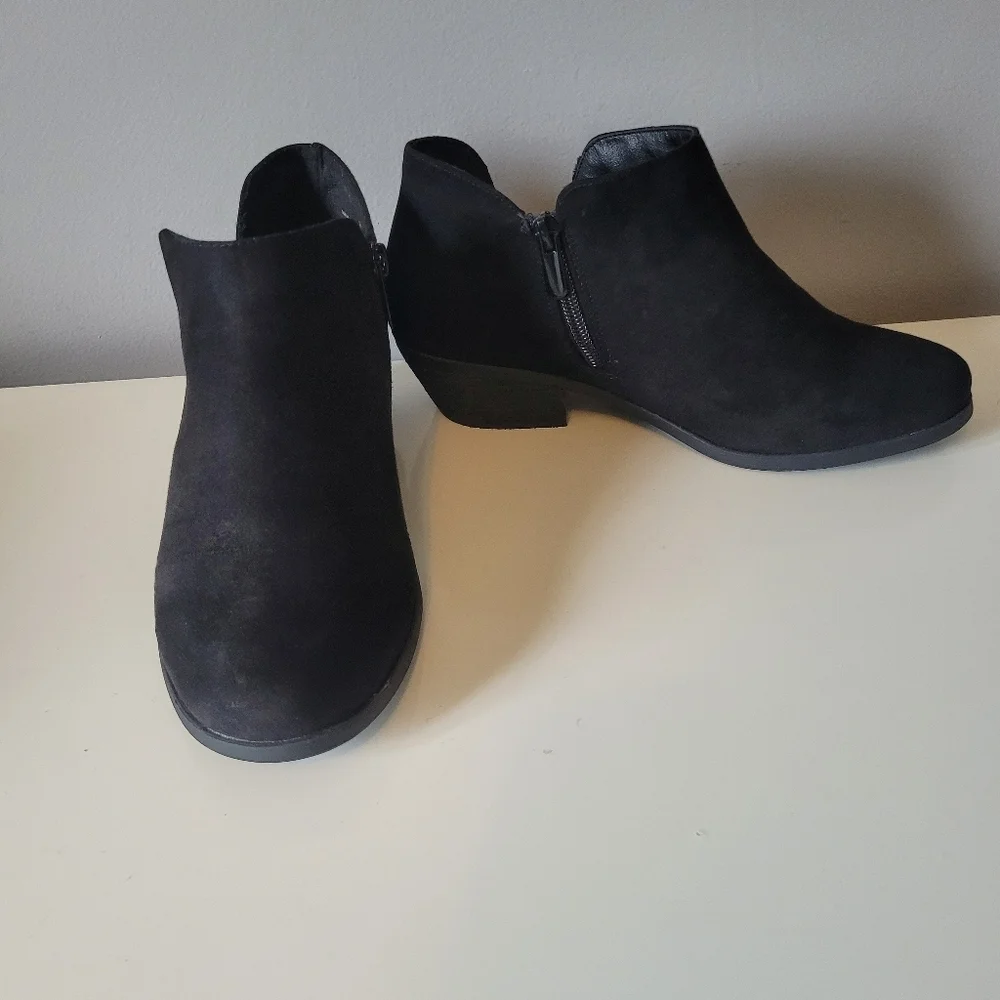 Torrid Black Faux Suede Vcut Bootie, BNWT, Size 6